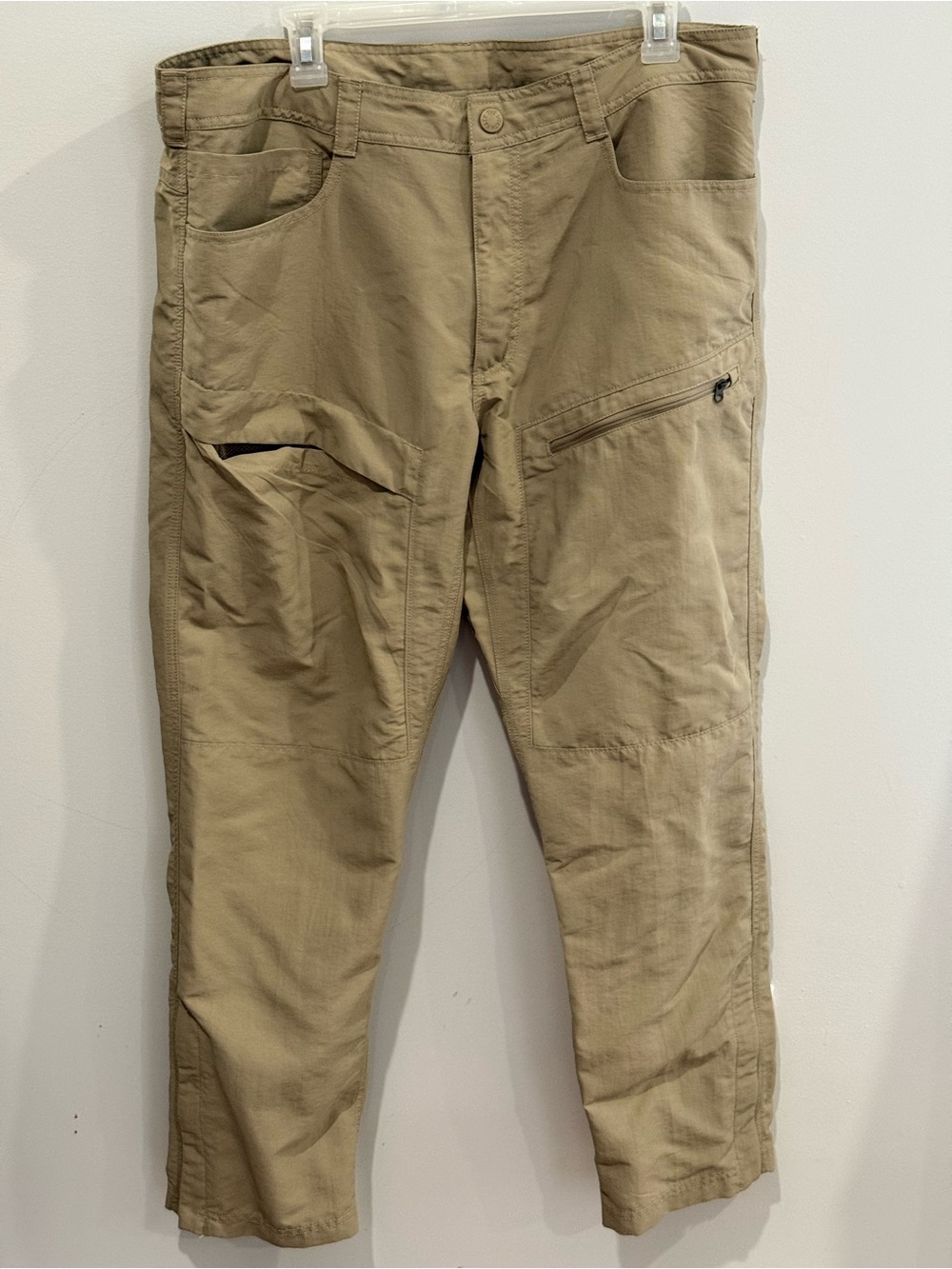 The North Face 38 Men's Casual Utility Pants in Khaki 390